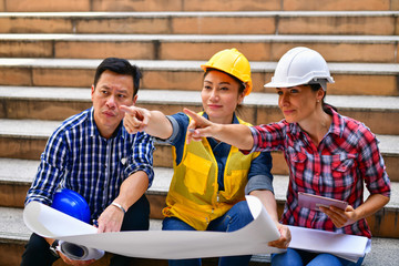 Fototapeta premium Business Concepts Engineering, Professional engineers, Young Business people are planning construction.