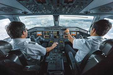 Embraer 190 Cockpit - obrazy, fototapety, plakaty