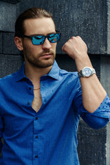 Obraz premium man in jeans shirt