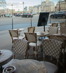 restaurant wating for the guests