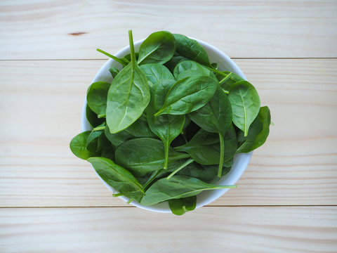 The spinach on the plate.
