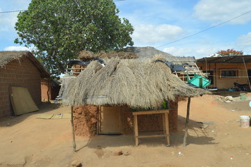 casa com telhado rustico