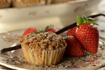 Strawberry muffin, lavender, walnuts and vanilla