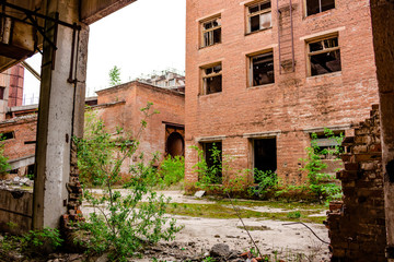 Fototapeta na wymiar Industrial view of an abandoned factory 