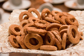biscoitos na mesa de café