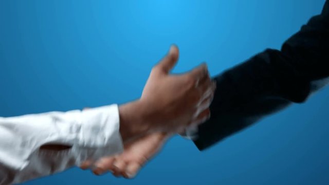 Gesch&auml;ftsm&auml;nner Internationale Teamwork Geste im Anzug Green Screen 4k Video Footage.