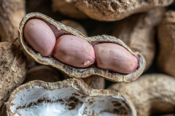 Peeling peanut