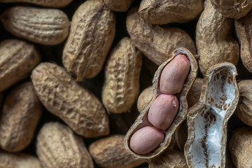 Peeling peanut