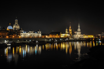 Fototapeta na wymiar Dresden night