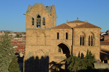 Fototapeta na wymiar Iglesia de San Vicente Ávila