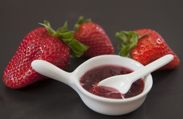 confiture de fraises en portion