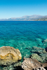 Eaux clair de l'île de Crète en Grèce