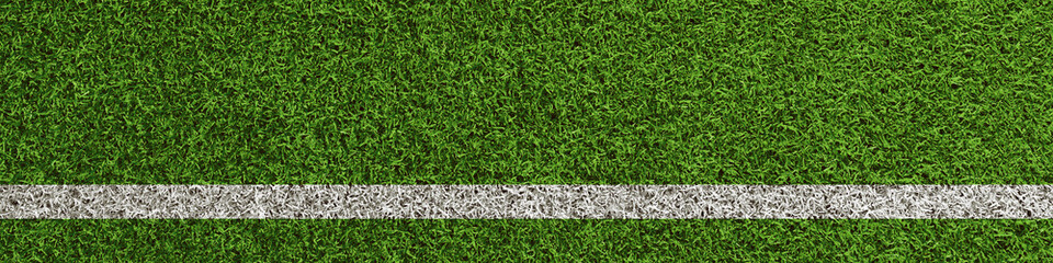 Linie auf Rasen vom Fußball Spielfeld als Panorama