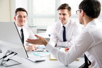 Obraz premium Businessmen working in an office