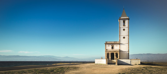 Iglesia de las Salinas de Cabo de gata © Javier Codina 