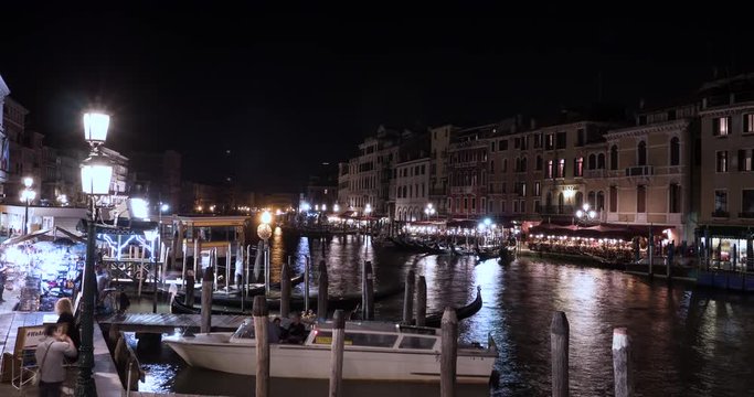 Night timelapse of Venice with the Grand Canal