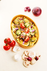 omlett in backform mit tomaten und pilze