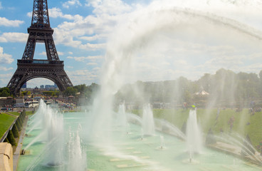 Trocadero Fountain, Paris France - obrazy, fototapety, plakaty