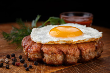 Fried beefsteak with egg