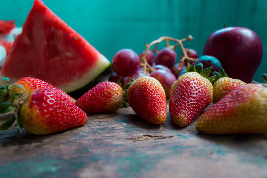 Frutas Tropicales Rojas