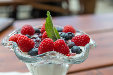 Yogurt with red fruits