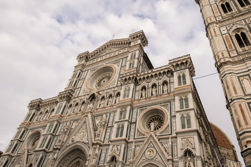 Fototapeta premium Duomo di Firenze (Santa Maria del Fiore) e Campanile di Giotto - Toscana, Italia
