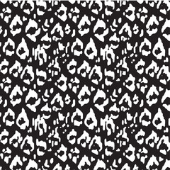 Trendy Leopard or cheetah skin seamless pattern, animal fur background . Fabric design, wrapping paper, textile.