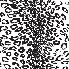 Trendy Leopard or cheetah skin seamless pattern, animal fur. Fabric design, wrapping paper, textile.
