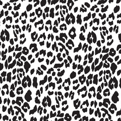 Trendy Leopard or cheetah skin seamless pattern, animal fur. Fabric design, wrapping paper, textile.