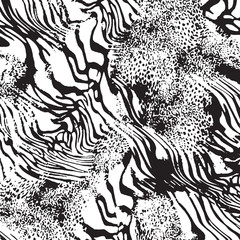 Trendy Leopard or cheetah skin seamless pattern, animal fur. Fabric design, wrapping paper, textile.