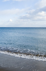 砂浜　海　波　空　雲素材