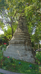 wat phnom temple complex