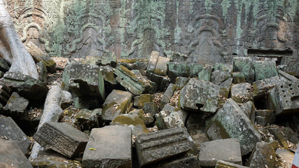 Fototapeta na wymiar ankor wat temple complex