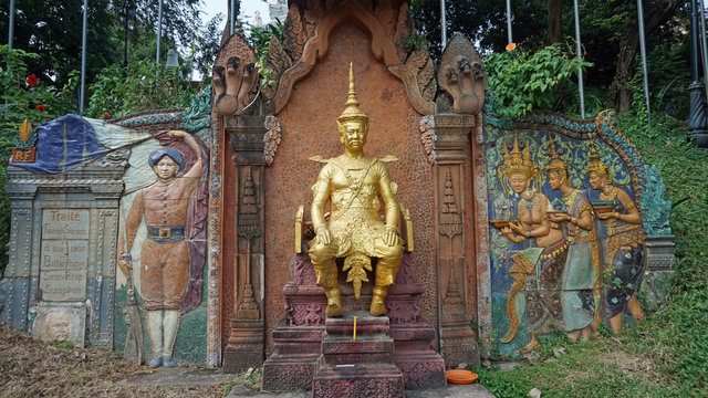 wat phnom temple complex