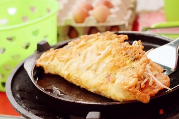 Crispy fried mussels with egg