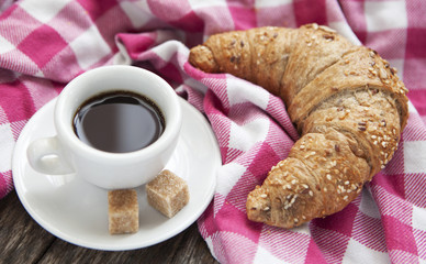 café croissant petit déjeuner 