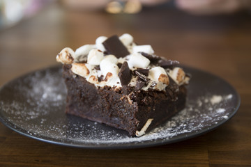 Marshmallow, chocolate on top of the brownie