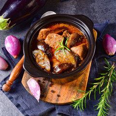 Eggplant Casserole - (Melitzanes Me Kreas Sti Katsarola)