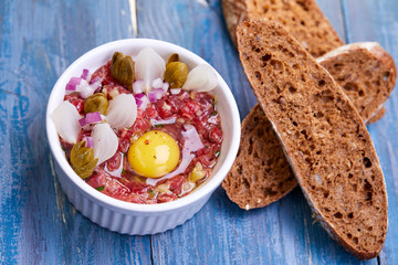 beef tartare with egg