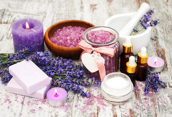 Obraz na płótnie Canvas Spa products with lavender