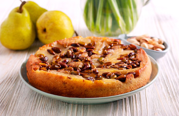 Pear and pistachio upside down cake