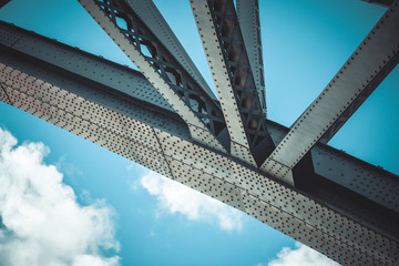 Bridge frame closeup