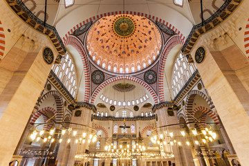 Fototapeta na wymiar Suleymaniye Mosque interior