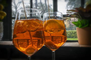 Aperitif in 2 glasses