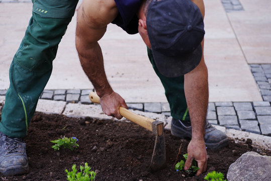 Gartenarbeit 