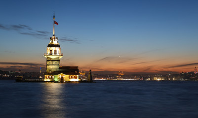 Fototapeta na wymiar Maidens Tower in Istanbul, Turkey