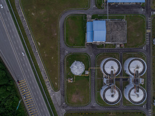 Obraz premium Aerial of a city's waste management sewage and water treatment plants