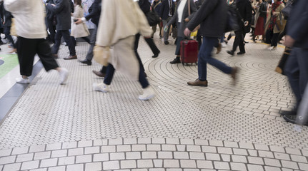 東京　駅の雑踏