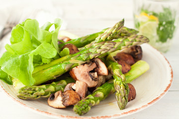 Sauteed asparagus and mushrooms