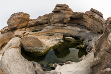 Sam Pak Bok is the Grand Canyon of Thailand and has the biggest rock reef in the Mae Khong River.